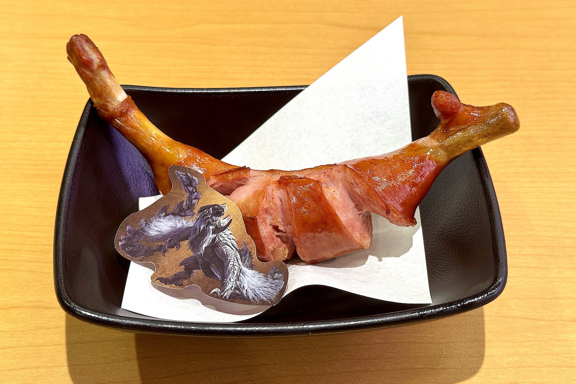 「モンハン！ 骨付きソーセージ コラボ限定ピック付き」価格：280円〜