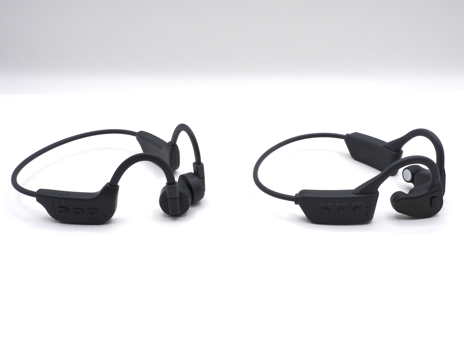 基本的な形状や操作方法は「ハイブリッド骨伝導オープンイヤー」とほぼ同じ