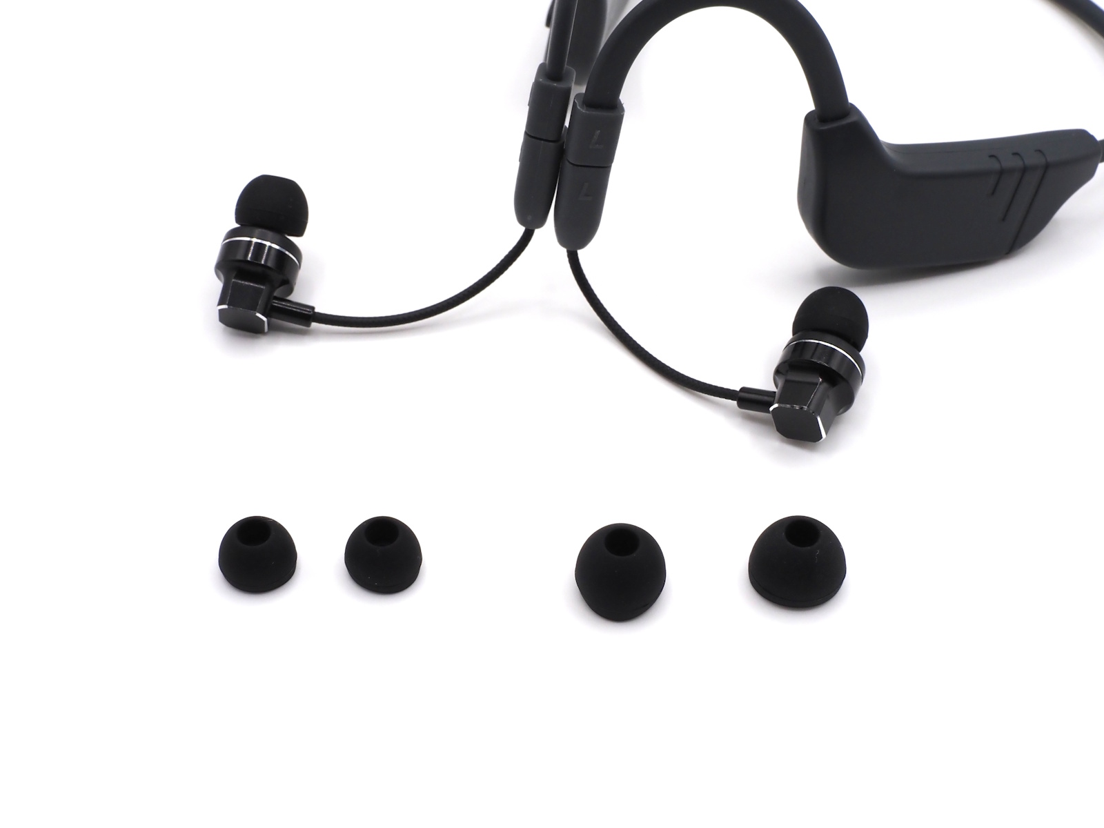 イヤーピースはS、M、Lの3サイズある