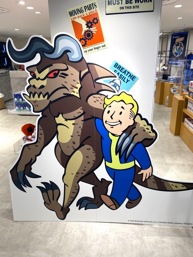 鏡にもボルトボーイ