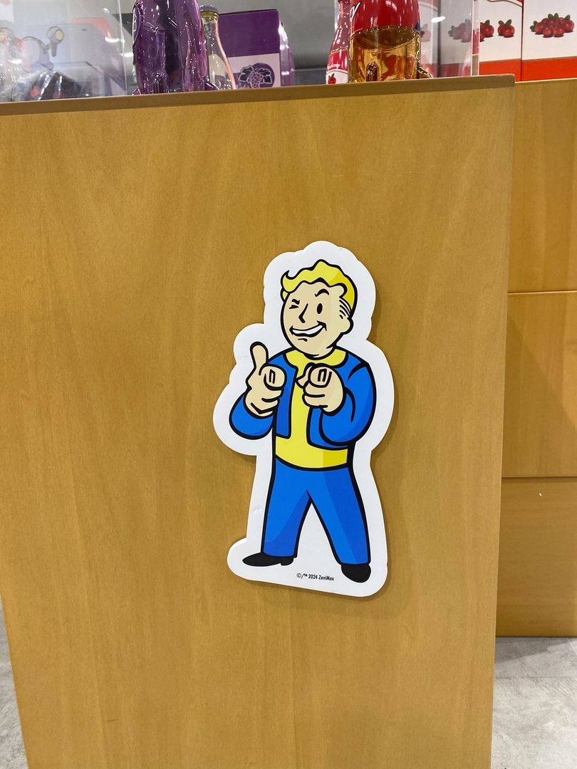 鏡にもボルトボーイ