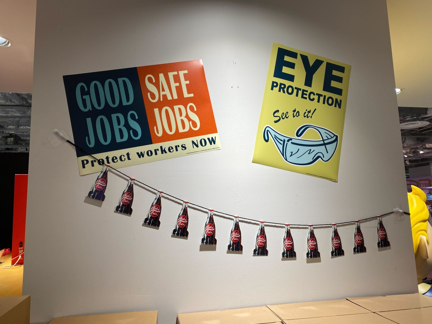 鏡にもボルトボーイ