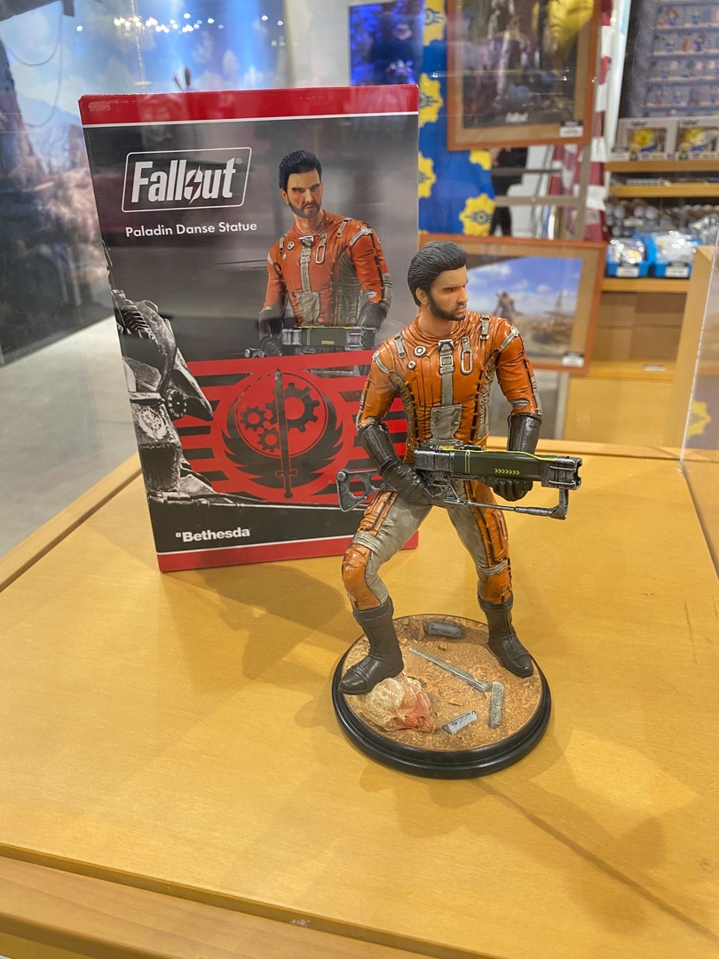「Fallout 4」よりパラディン・ダンスのフィギュア。パワーアーマーは着ていない