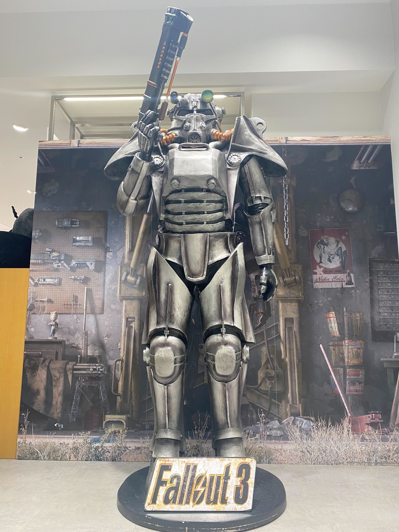 T-45パワーアーマーは非常に大きく今にも動き出しそうな迫力がある