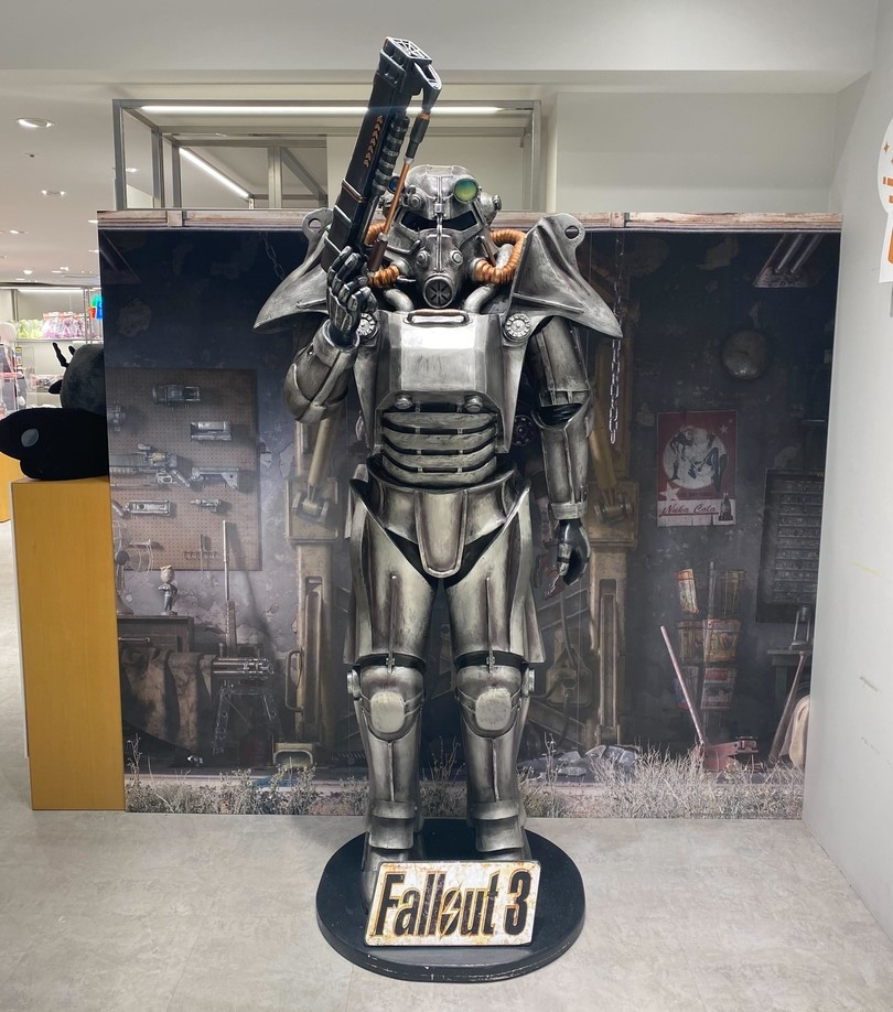 T-45パワーアーマーは非常に大きく今にも動き出しそうな迫力がある