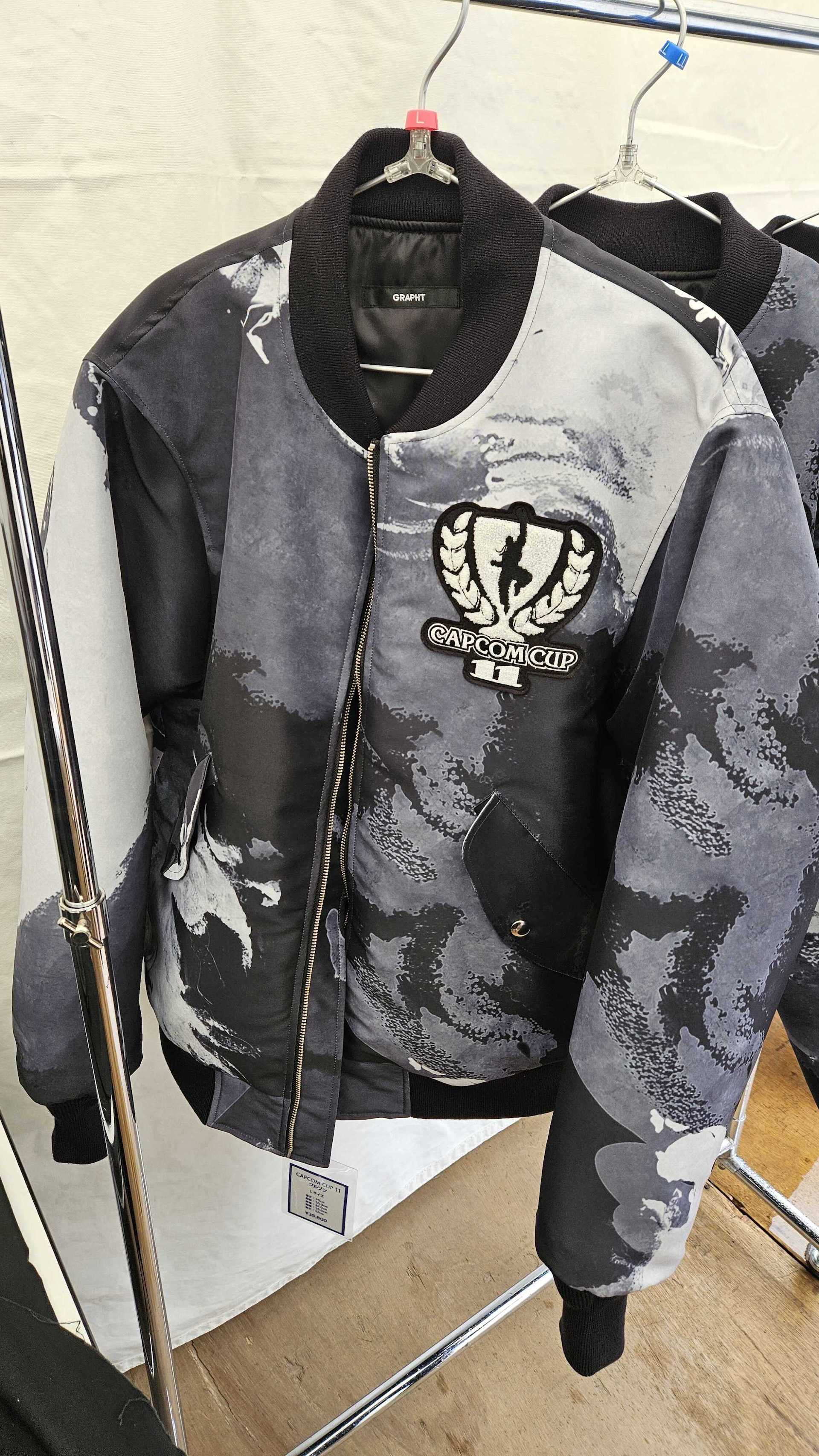 カプコンカップグッズがズラリ