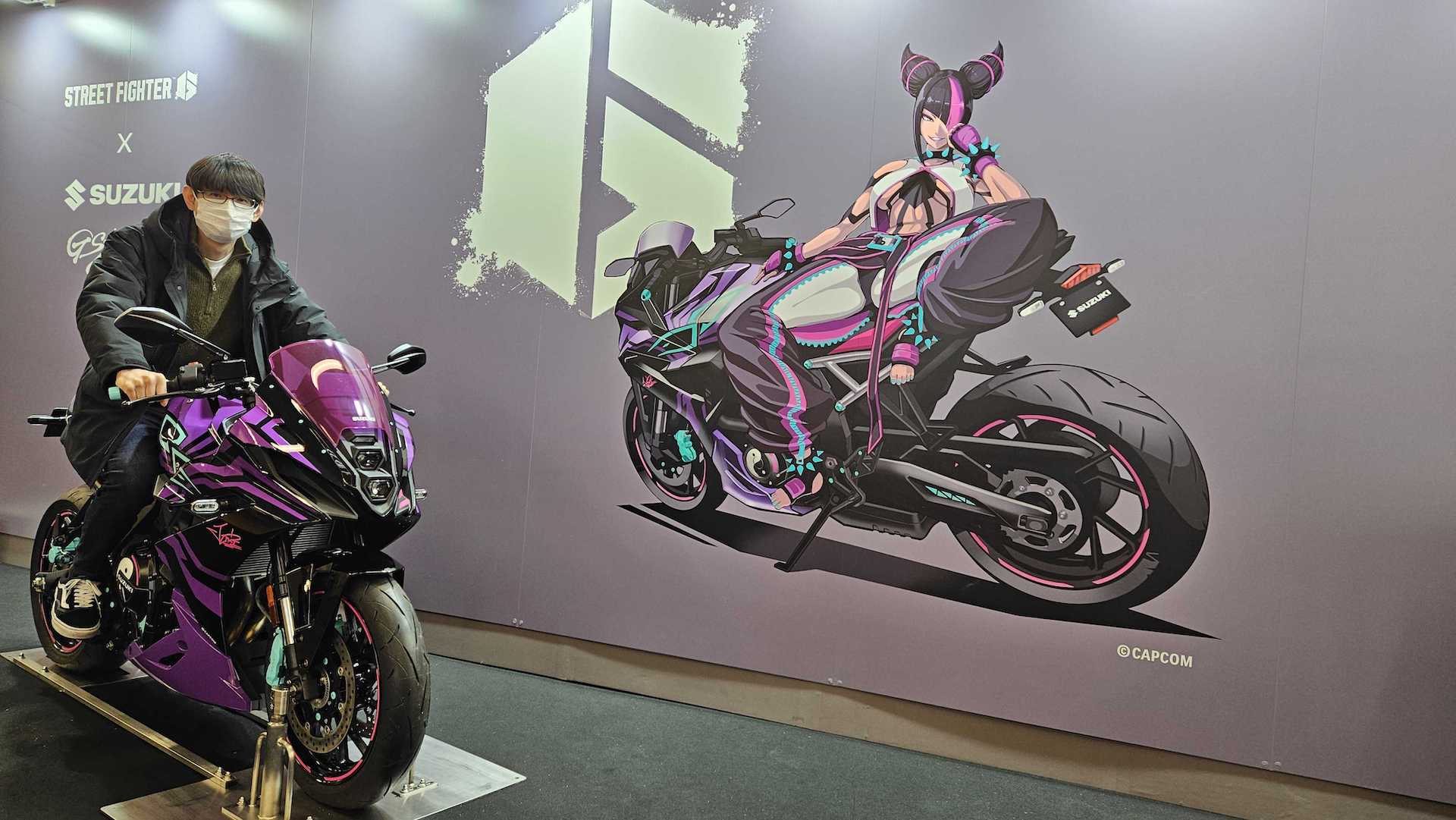 バイクに乗って写真撮影が可能