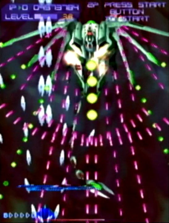 どこのステージでも、対ボス戦は過激かつ華麗な弾幕との戦いが楽しめる