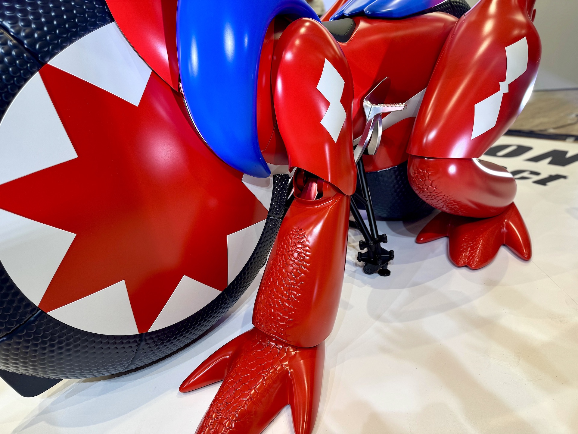 機械ではなくまるで生き物のような生き生きとした表現など、随所にものすごいこだわりがみられる