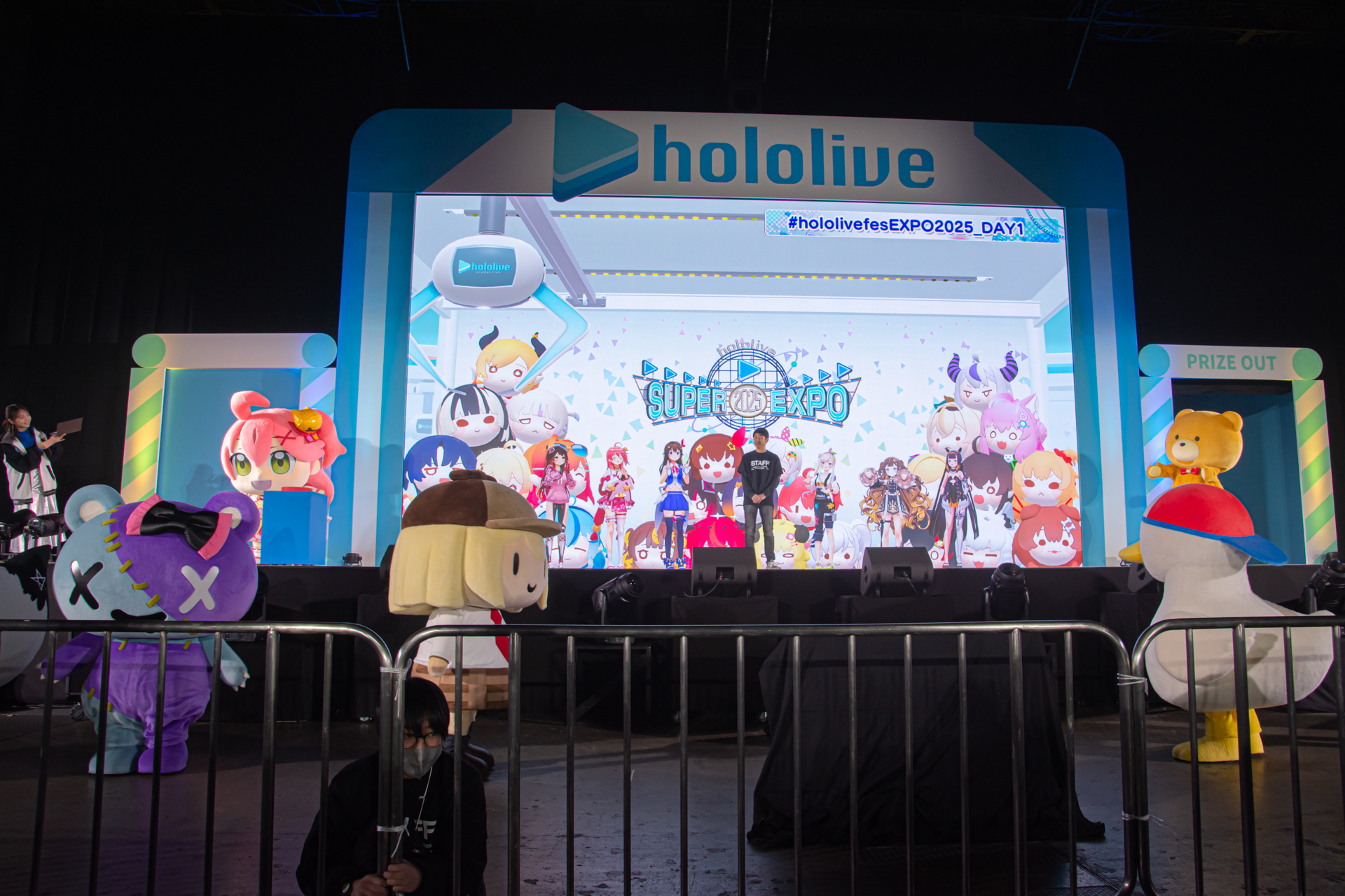 はにかみながら登場した谷郷氏。客席からは「YAGOOかわいいよー！」「回ってー!!」など思い思いのラブコールが飛んだ