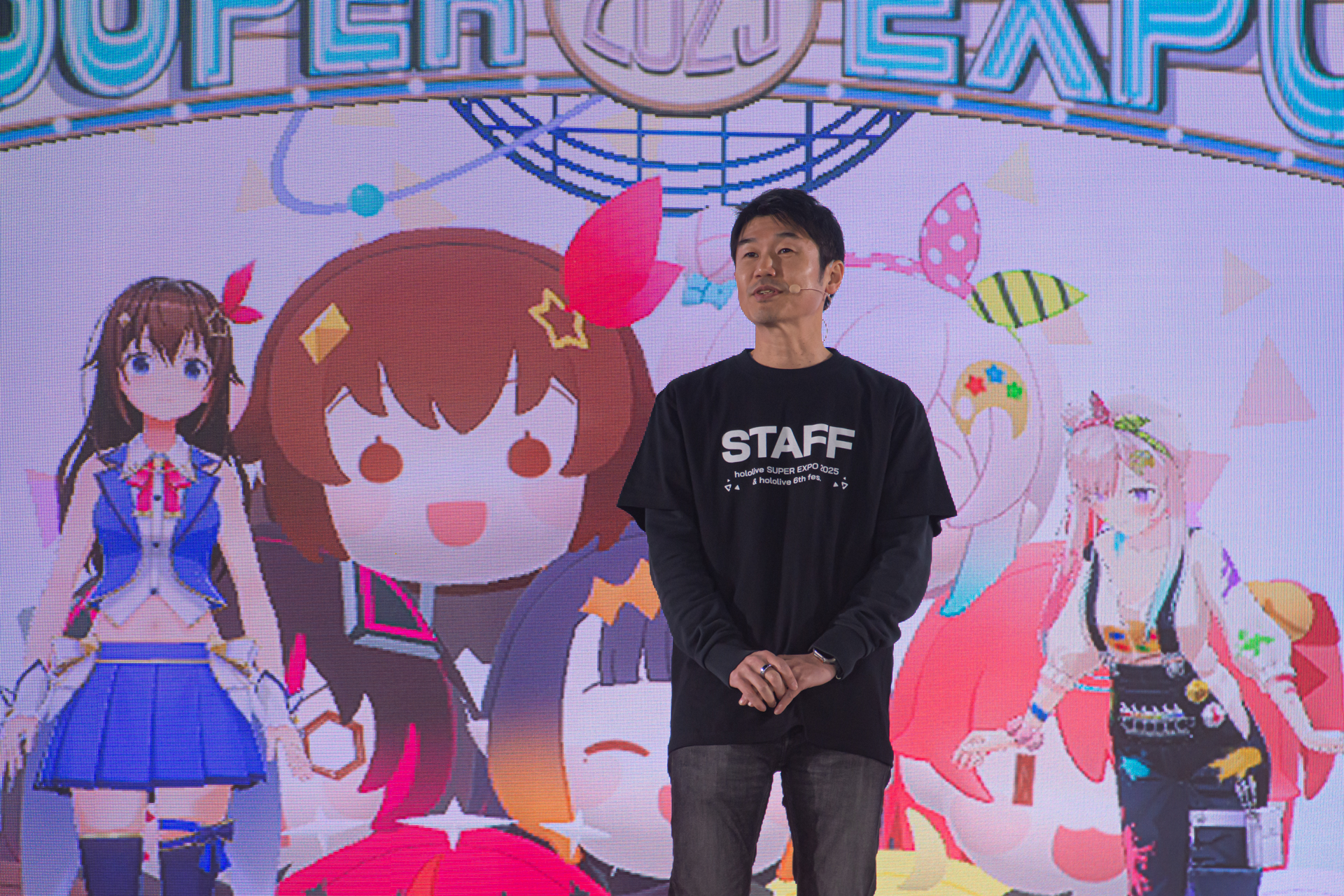 はにかみながら登場した谷郷氏。客席からは「YAGOOかわいいよー！」「回ってー!!」など思い思いのラブコールが飛んだ