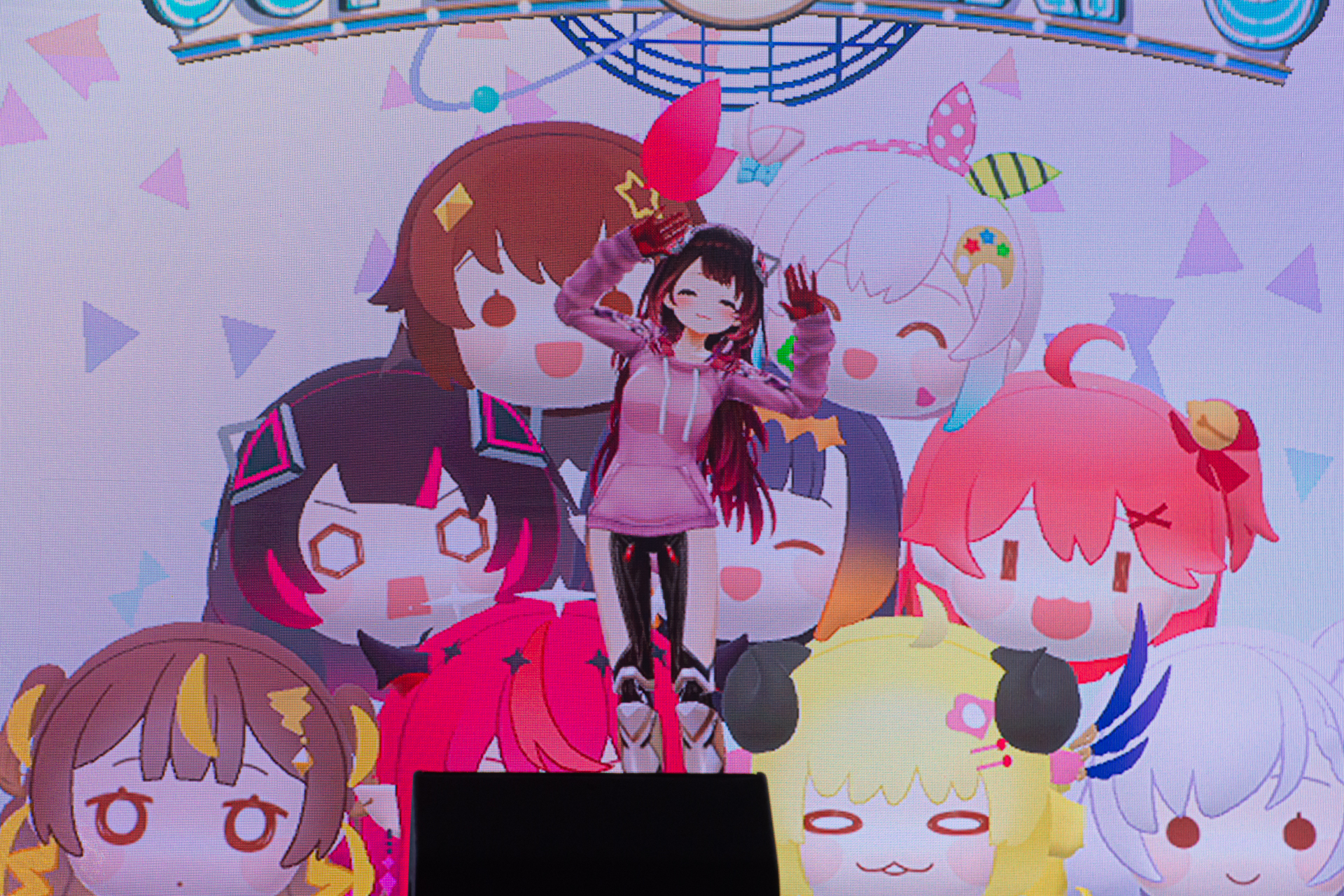 EXPOのテーマに沿った演出で、現地に詰めかけたファンたちを沸かせる