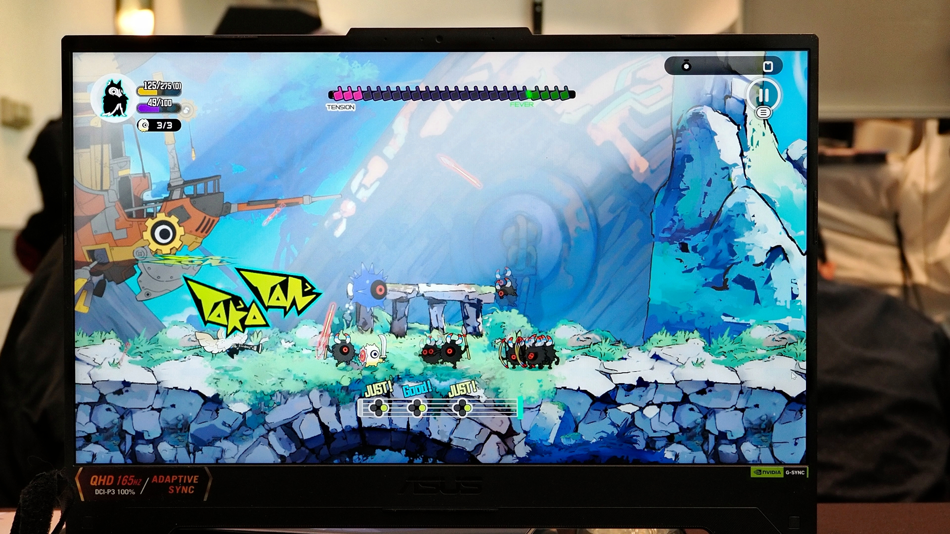 ノーツにあわせてタイミングよくボタンを押す