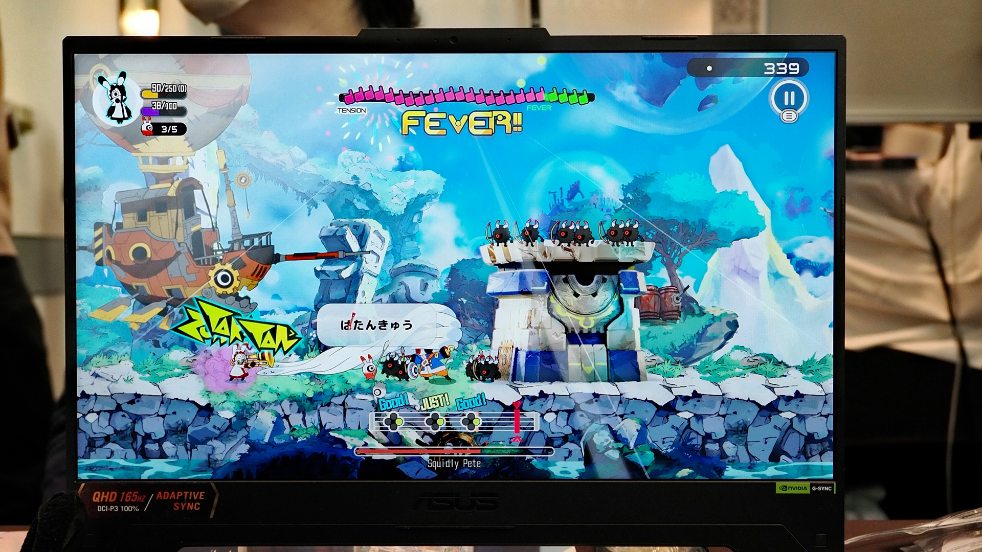 リズムゲームは「PATAPON」らしさを感じるが、プレーヤーキャラクターの操作も必要