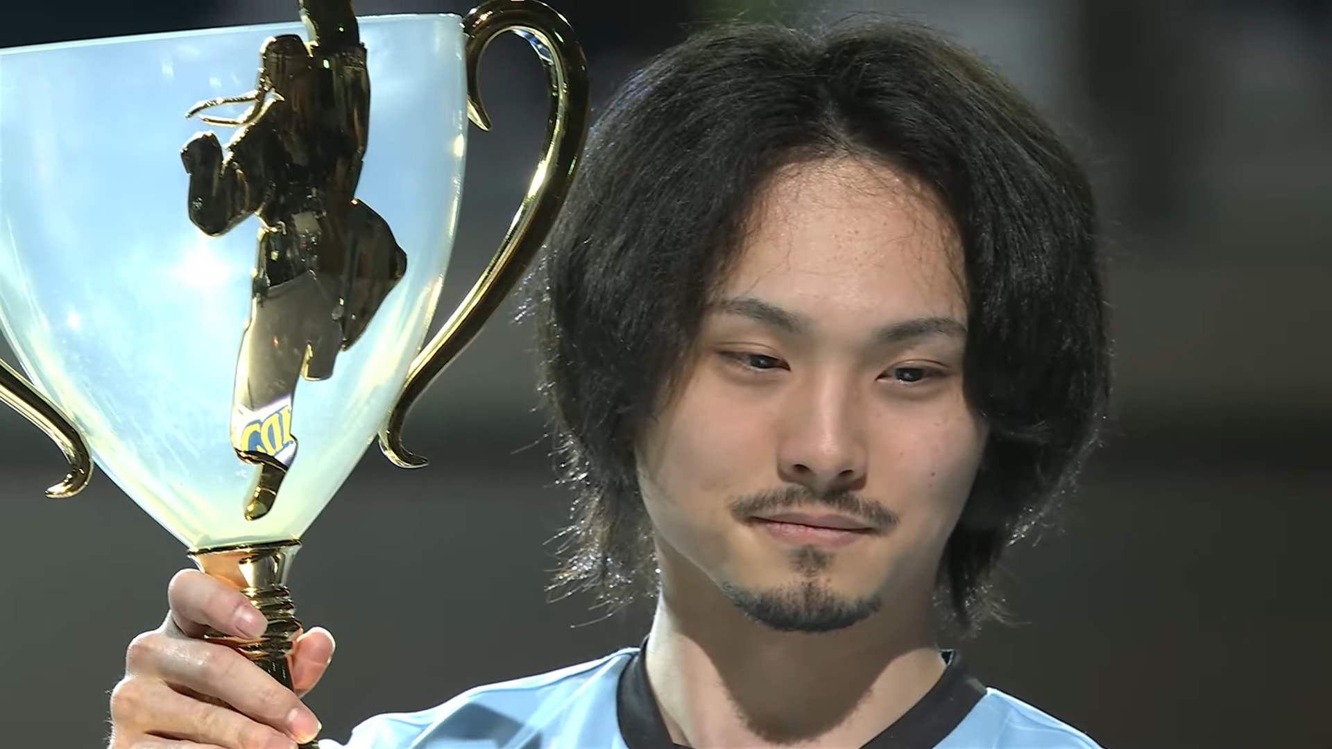 妻への愛を語る翔選手だが、TOP16に出陣する前には夫婦喧嘩をしてしまったという裏話も語っていた。48名によるサバイバルレースには勝っていたものの、思い通りのプレイができなかったことに納得ができず、それが原因で喧嘩になってしまったそう。一応大会へ向かう前には仲直りしたらしい。そしてその事が思い通りのプレイへ吹っ切れるキッカケとなったのかもしれないと、お熱い夫婦仲トークに笑いと歓声が入り混じっていた