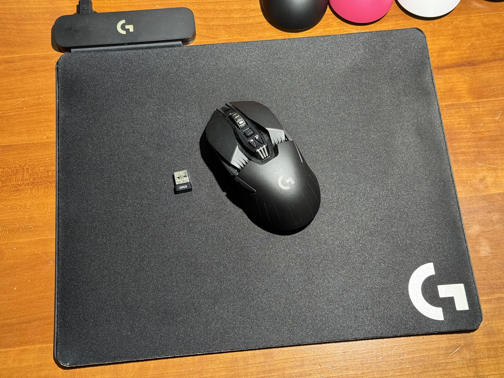 G903を接続してみた。ワイヤレスレシーバー機能を備えているため、マウス側のUSBレシーバーなしで接続が可能