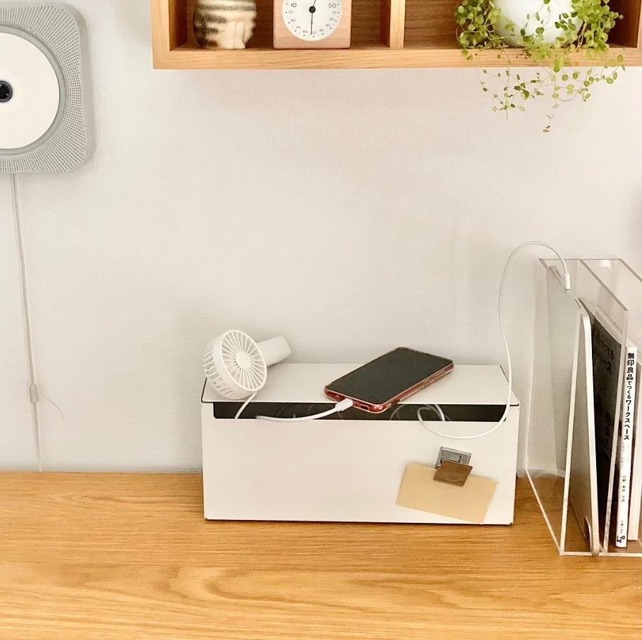 「スチールタップ収納箱フラップ式・ホワイトグレー」