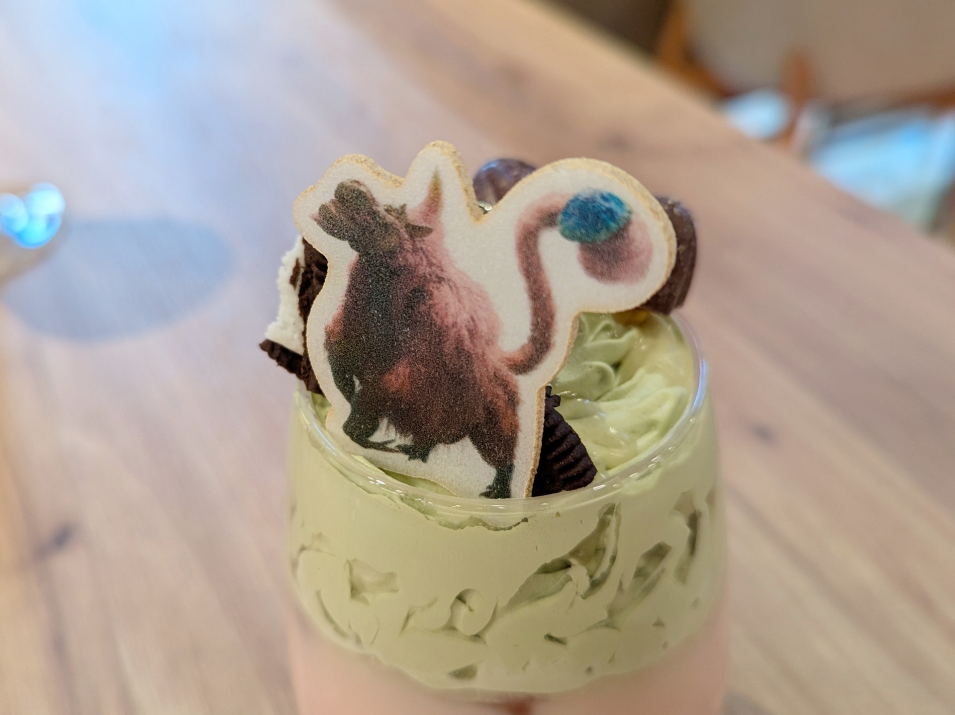 ババコンガの最中が存在をアピール。ゲーム内のババコンガに合わせて、好物のはちみつがかけられている