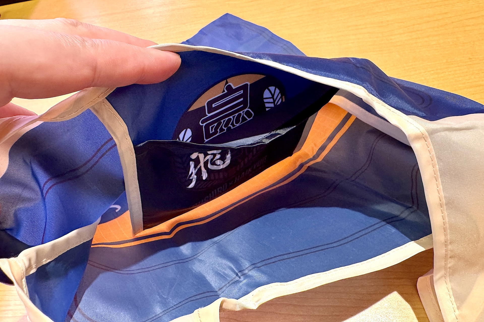 収納袋は内ポケットとしても利用可能だ