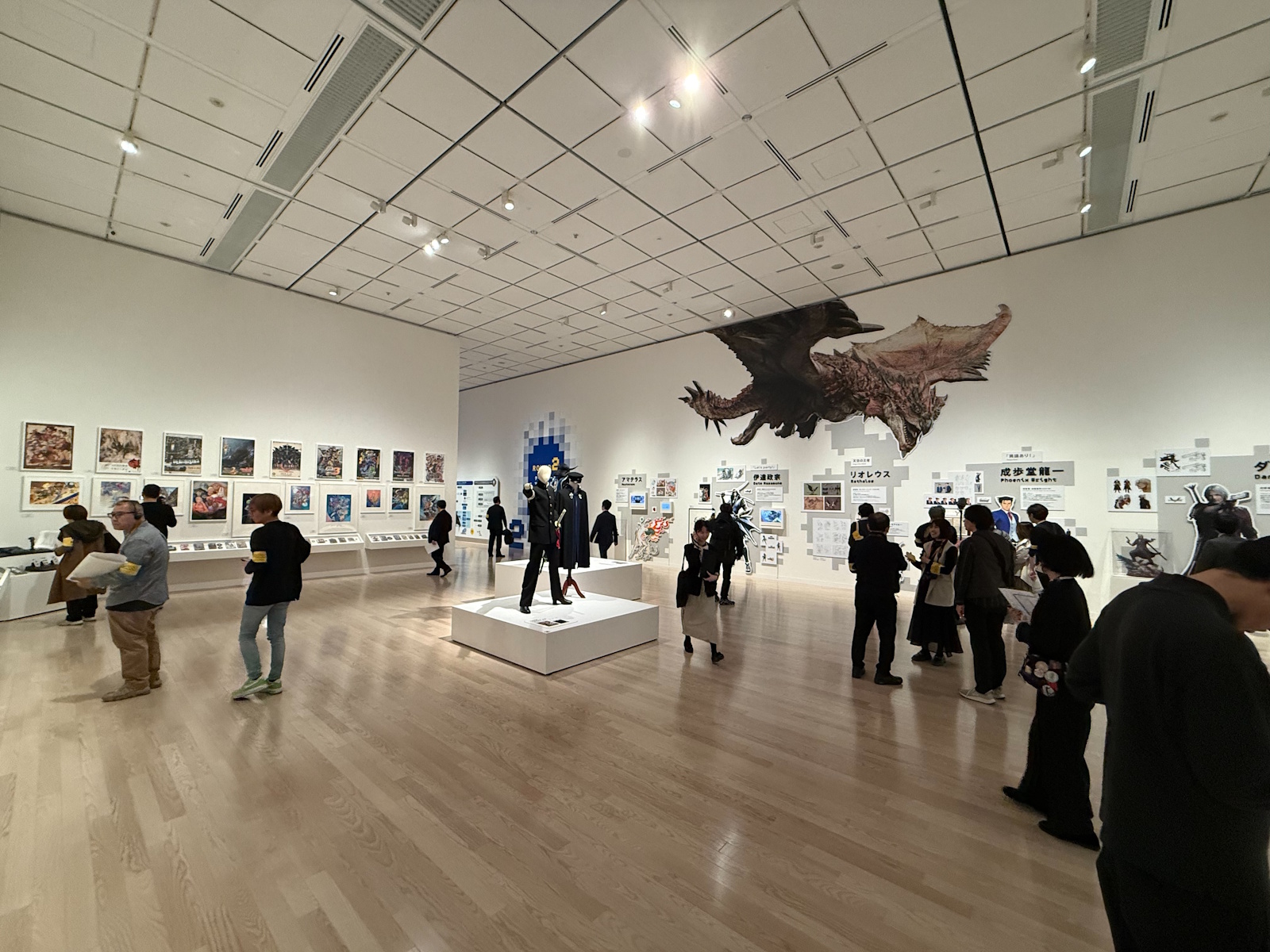 キャラクターの資料やパッケージアートなどが展示されているコーナー