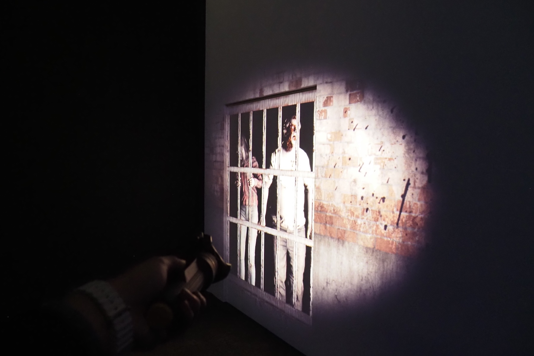 ジャンプスケアなどはないので、ホラーが苦手な人でも楽しめるだろう