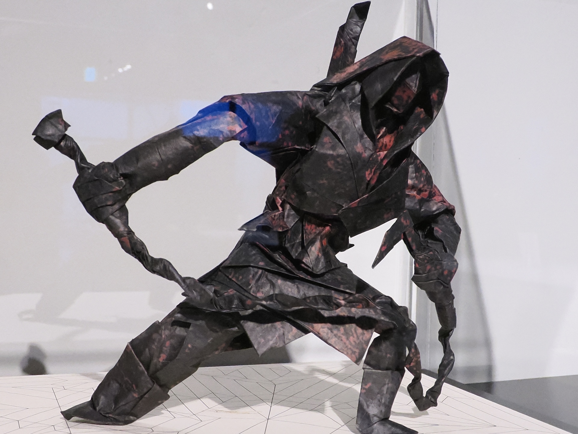 こちらは「奈緒江」の折り紙。武器の鎖鎌まで再現されている