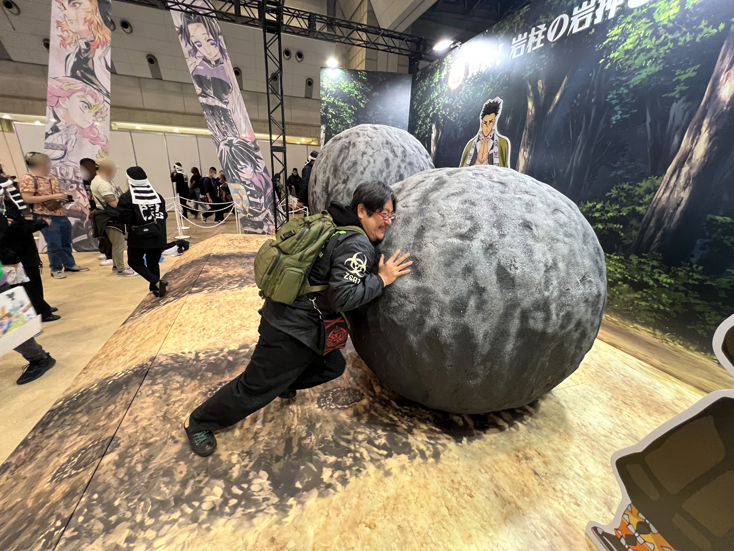 小さいほうの岩は何とか動く！