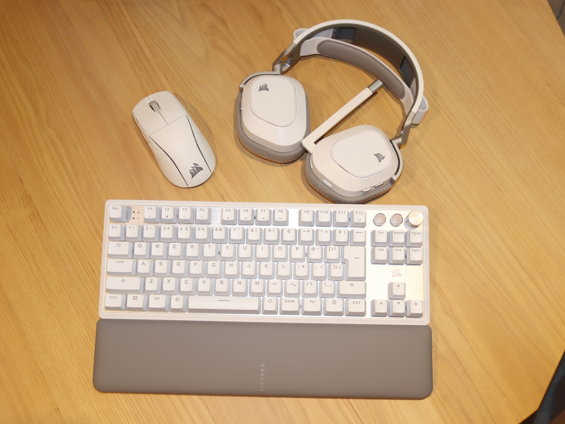 3製品とも、白くてかわいらしいデザインだ