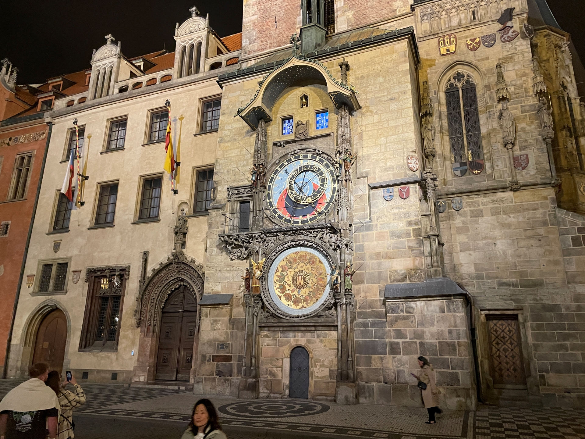 夜のプラハ。治安が良いので普通に出歩いて散歩できる