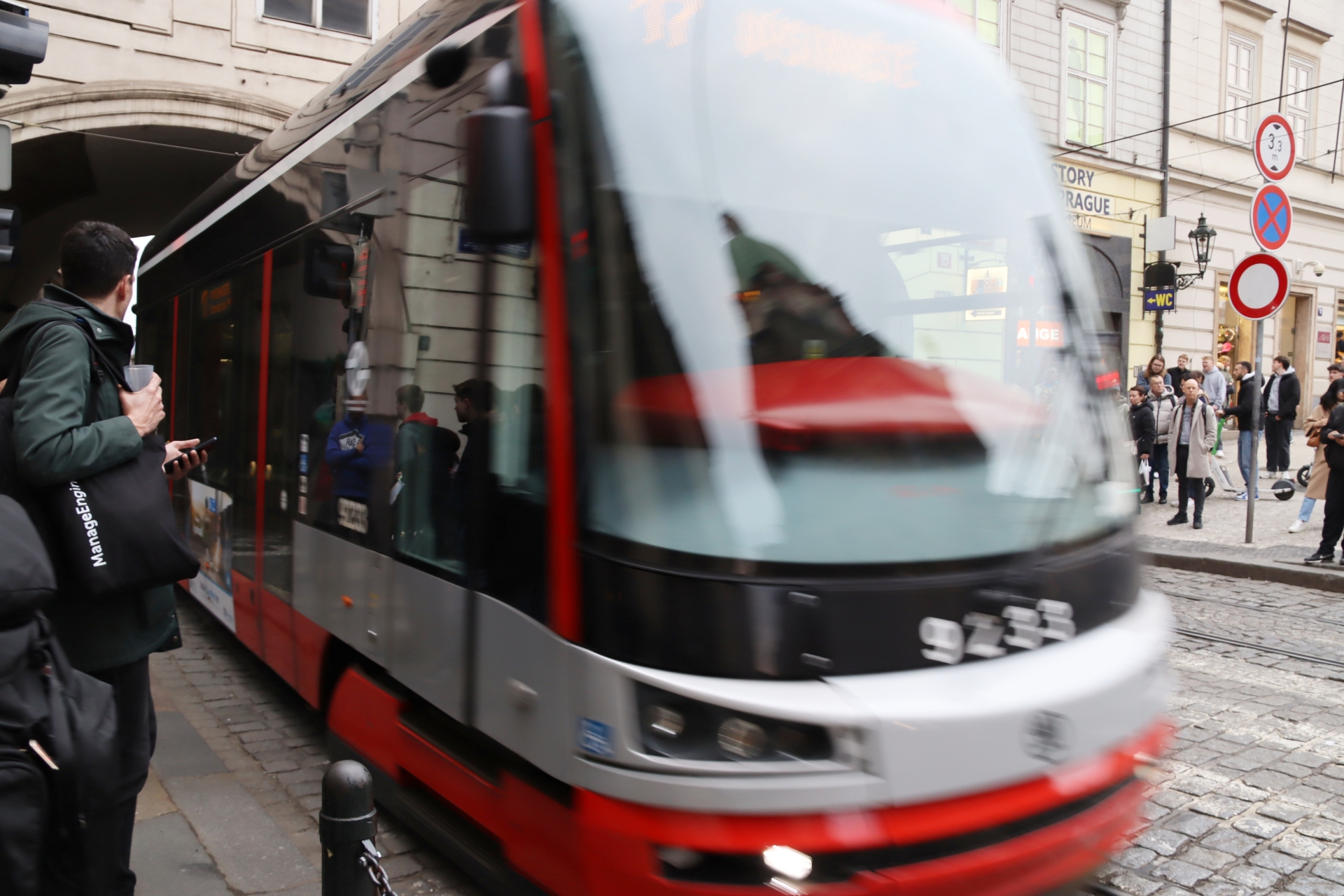 チェコ市内を走るトラム