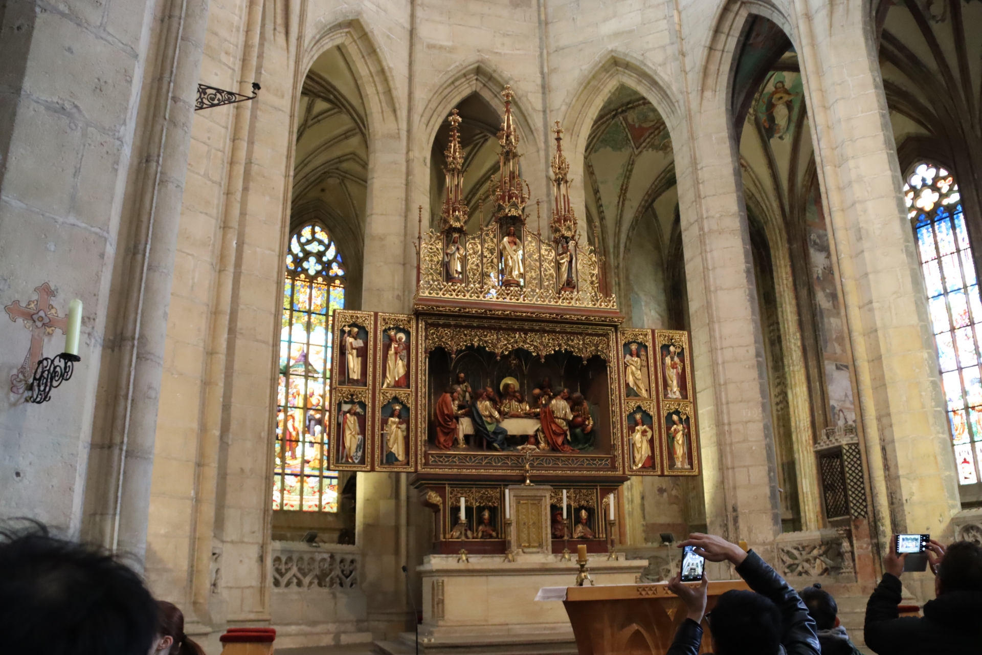 今回、聖バルボラ教会に入ることができた。全体的にはゴシック様式だが、途中でイエスズ会が占拠し、バロック様式で建築が進められた時代もあったという。そのためゴシックとバロックが融合した内装となっている