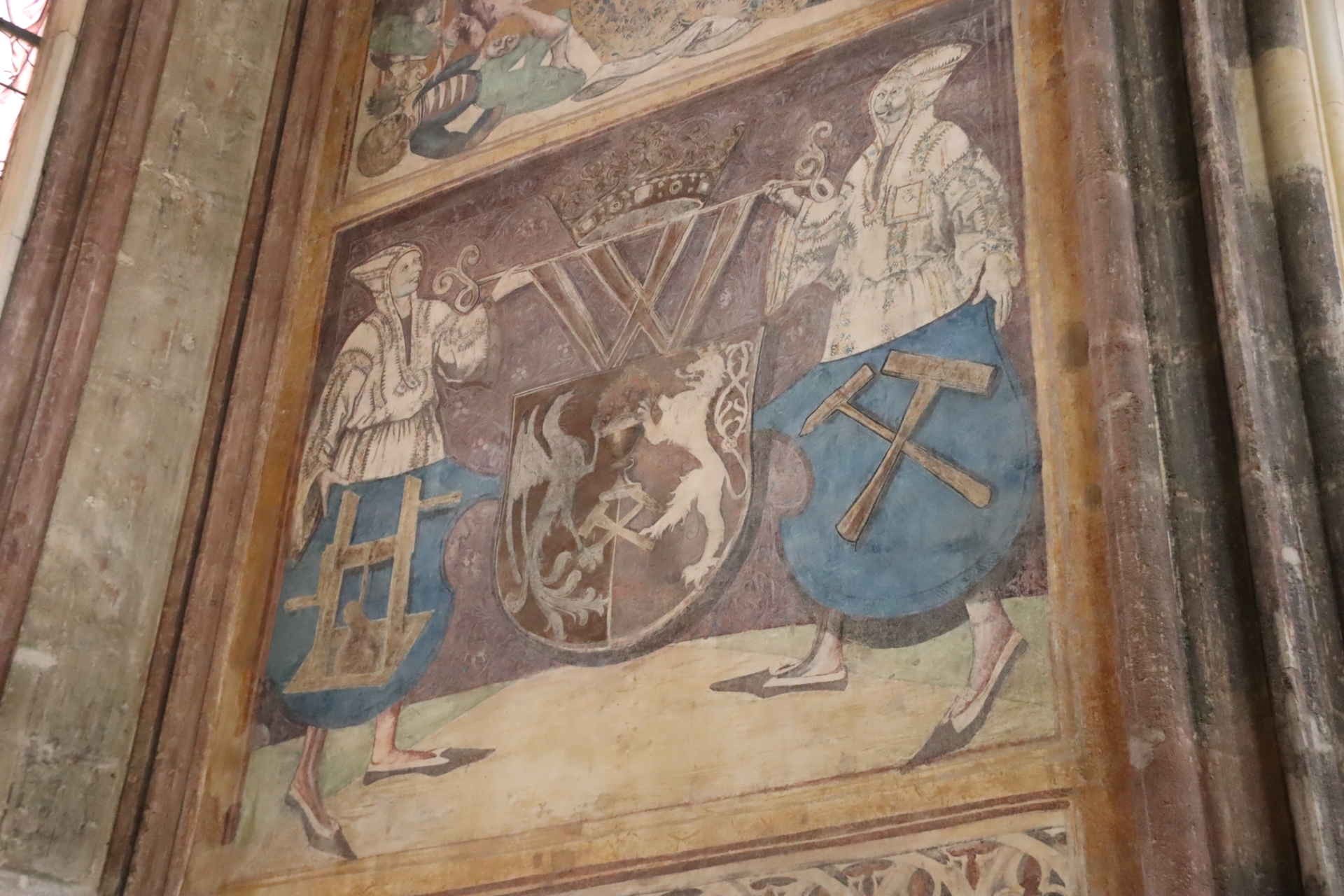 今回、聖バルボラ教会に入ることができた。全体的にはゴシック様式だが、途中でイエスズ会が占拠し、バロック様式で建築が進められた時代もあったという。そのためゴシックとバロックが融合した内装となっている