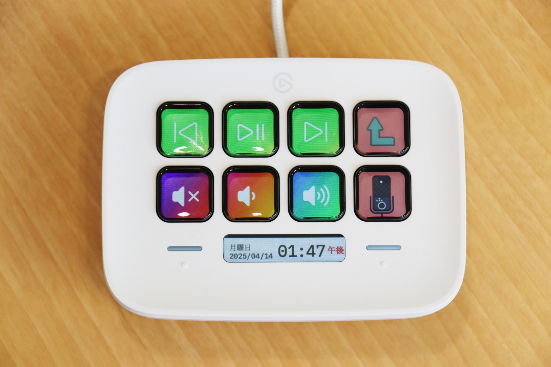 ボタンをカスタマイズしていく。アイコンは既存のものや、自作の画像にも対応。gif動画の登録も可能なため、好きなキャラクターで彩る“推し活”的な活用法もあるそう