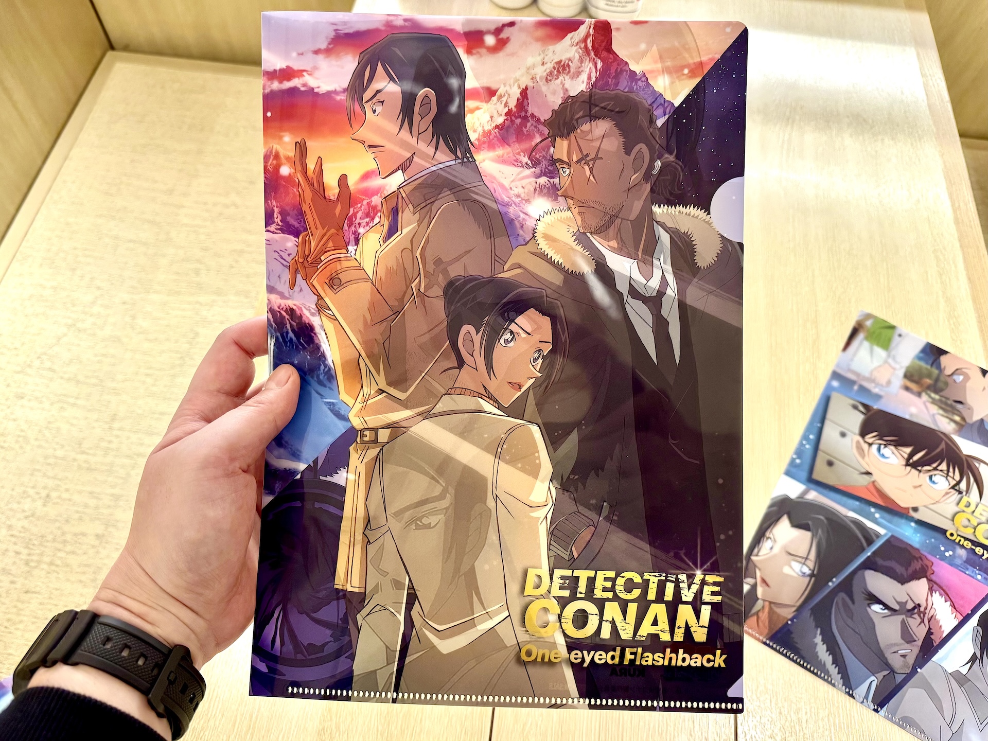 クリアファイルは全4種。それぞれ表と裏でデザインが異なる