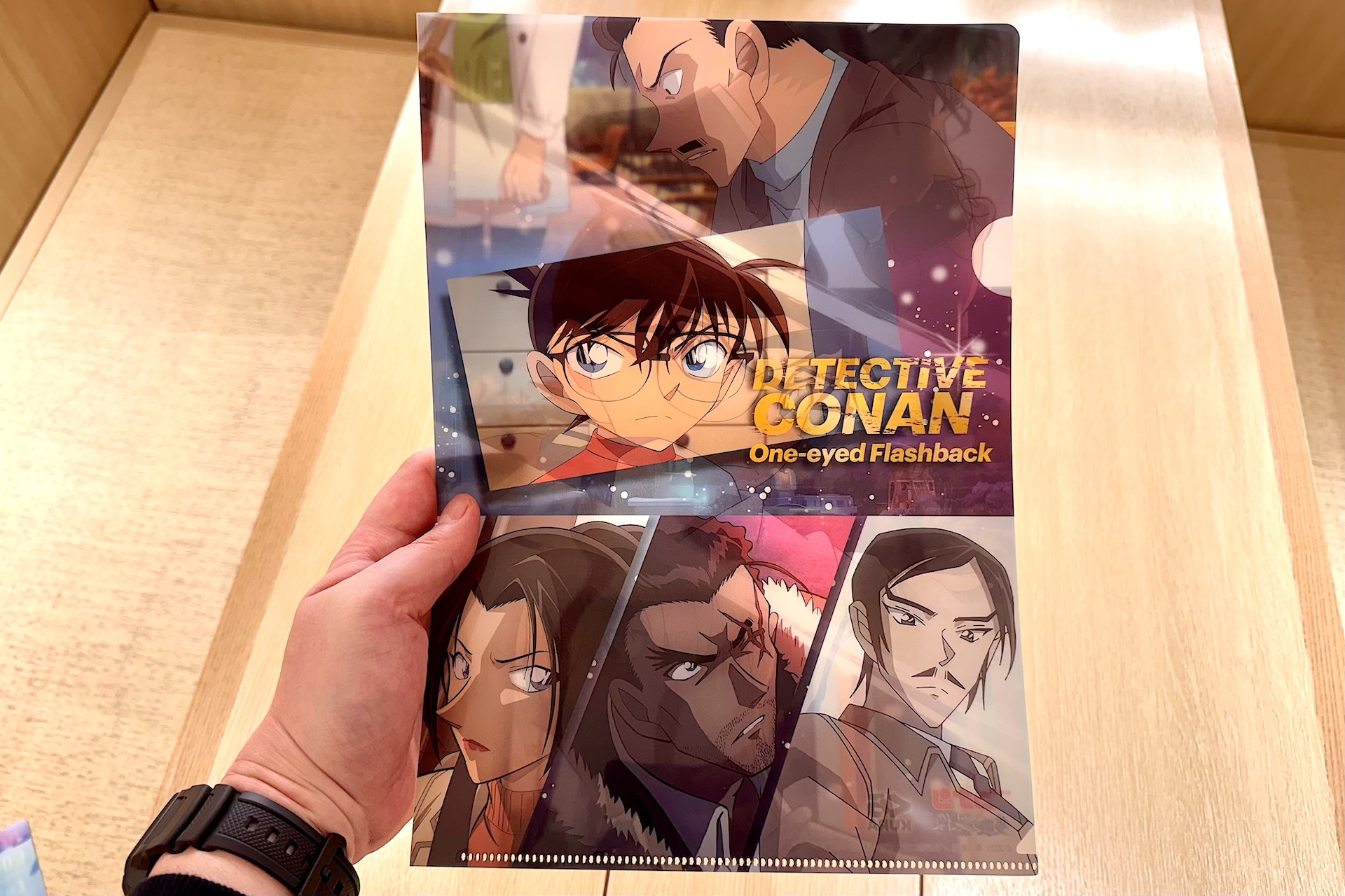 クリアファイルは全4種。それぞれ表と裏でデザインが異なる