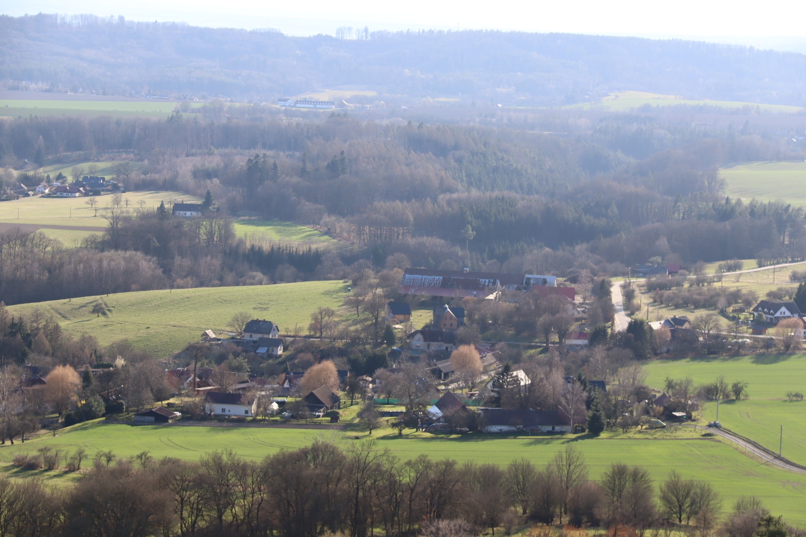 「老婆」からの景色。一帯を遠くまで見通せるような、素晴らしい景色が広がる