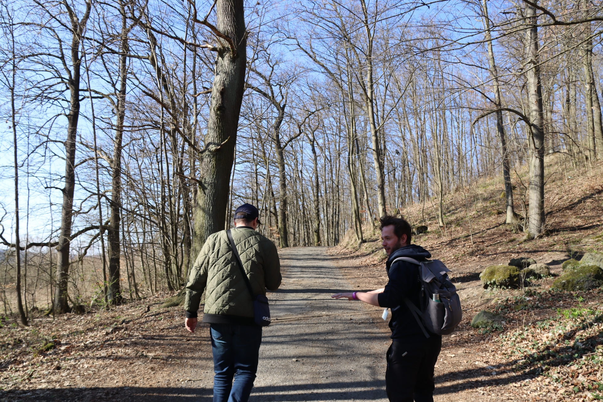 ハイキングコースを歩く。ちなみにチェコ人はハイキングが大好きだそう