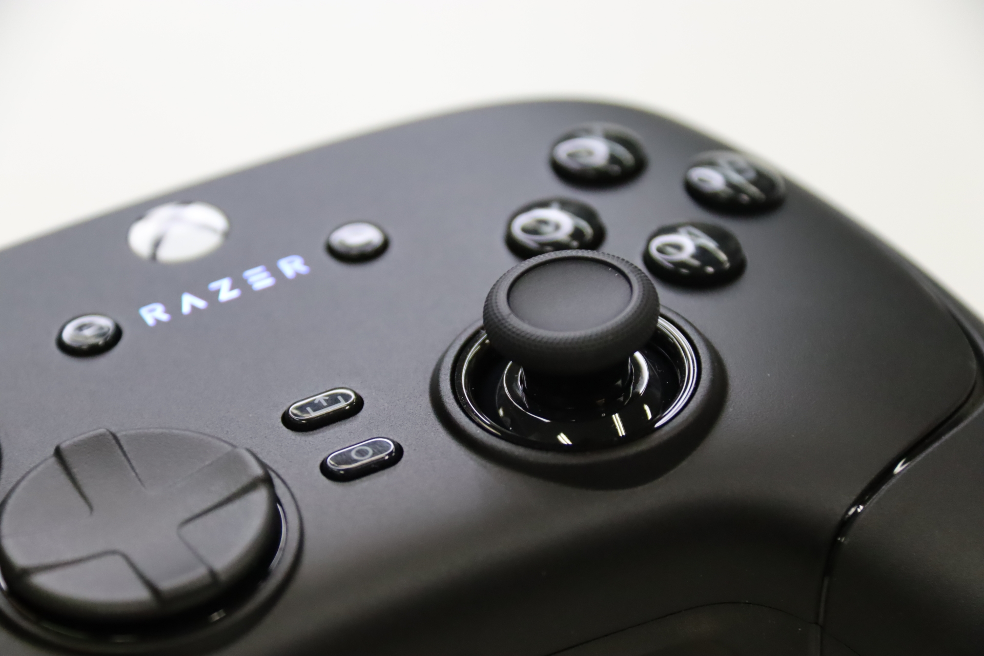 Wolverine V3 Pro ワイヤレスコントローラー