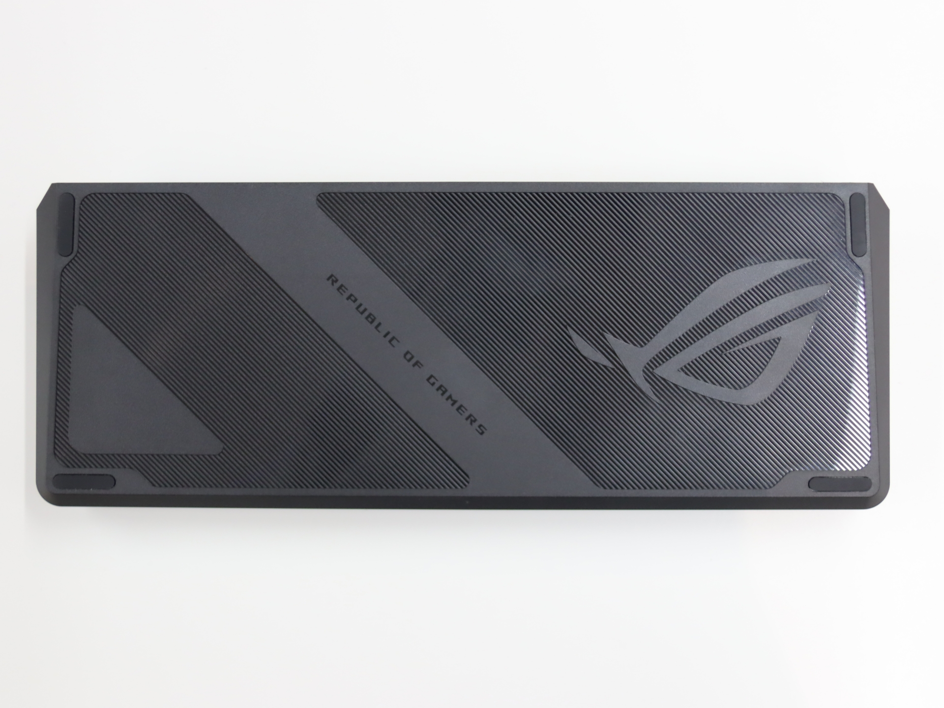 持ち運びを意識した専用ケース