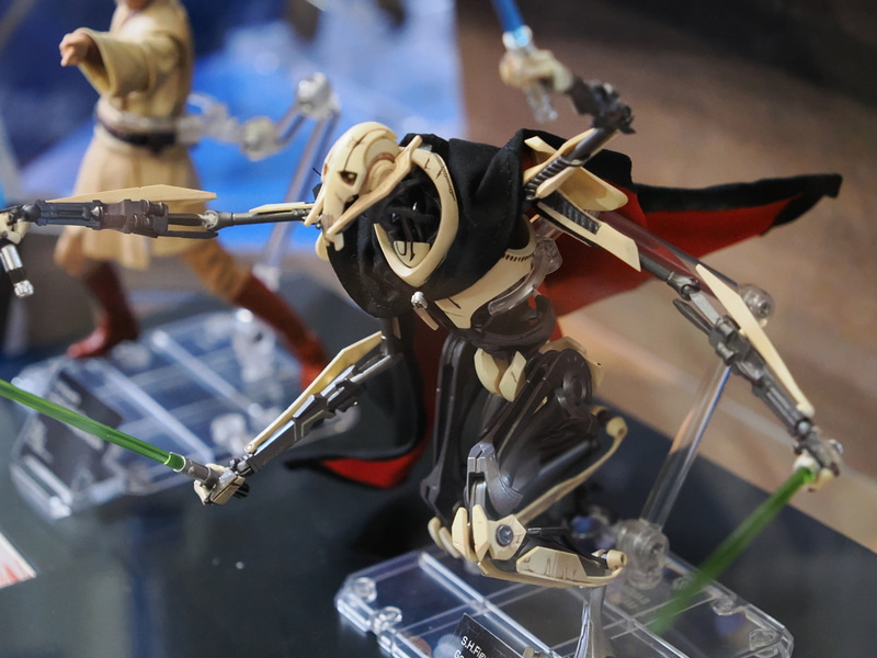 「グリーヴァス将軍」のフィギュア