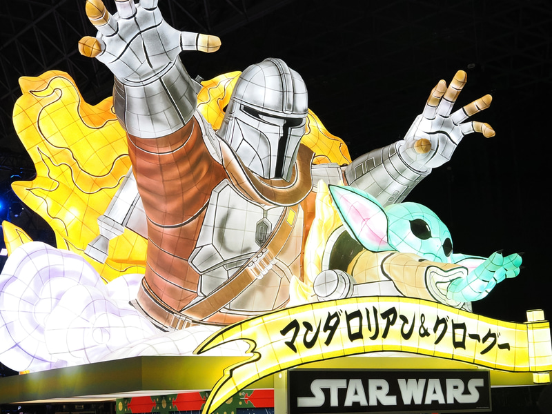 ステージ横にはスター・ウォーズのねぶたがあったりする