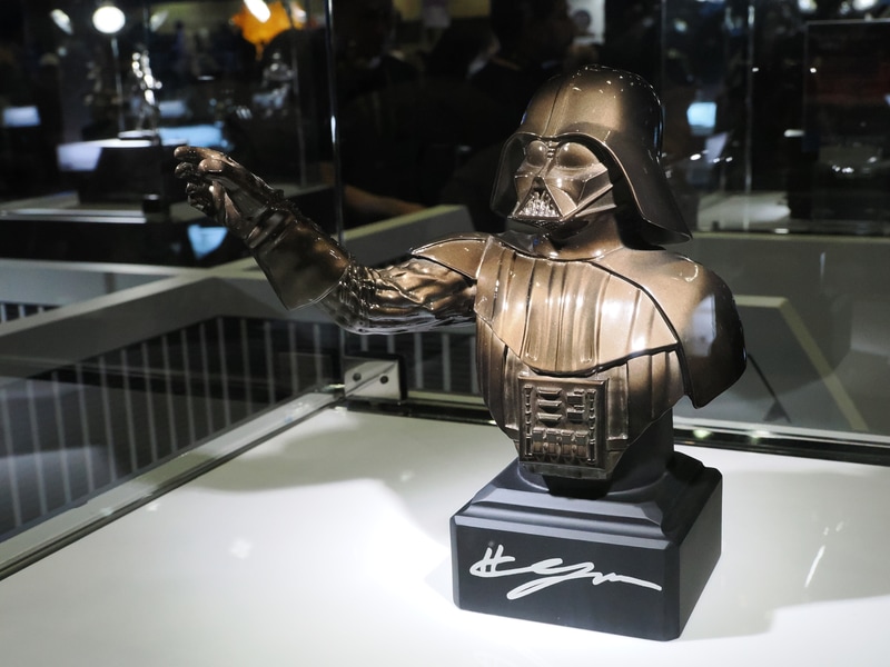 マレーシア王室御用達ロイヤルセランゴールによる「ダース･ベイダー」のスタチュー