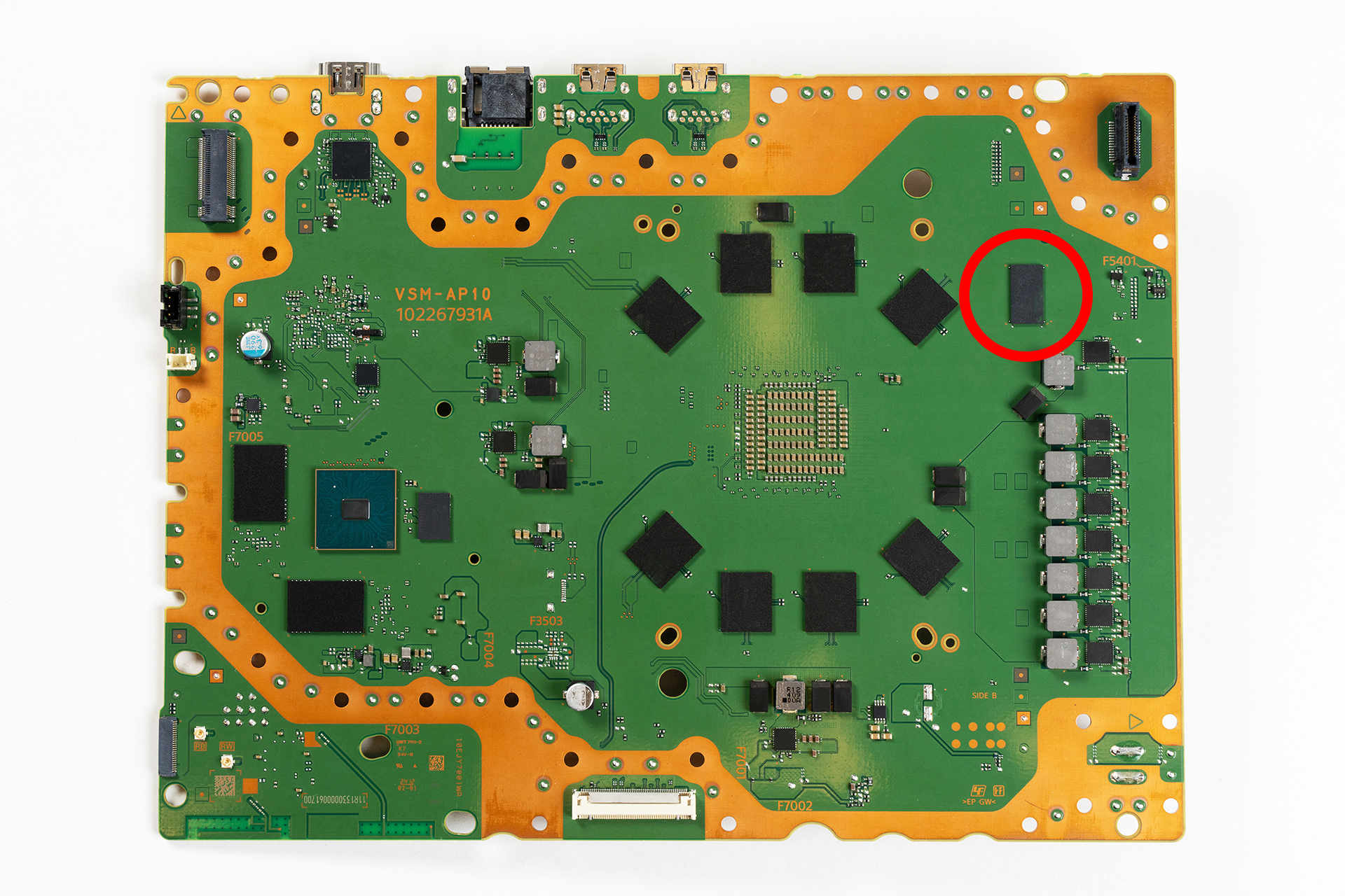赤丸がPS5 Proで追加された2GBのDDR5メモリ。主にOSなどを動かす低速処理を担う