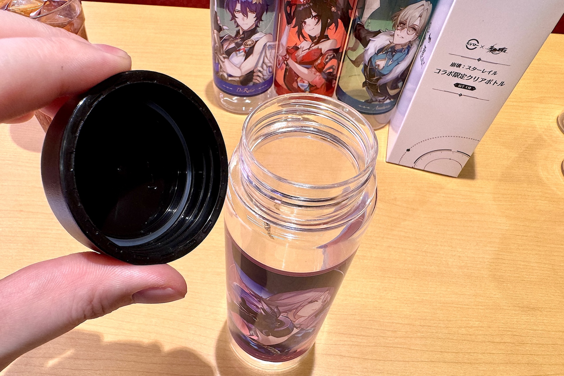 しっかりした蓋付き。持ち運びに便利だ