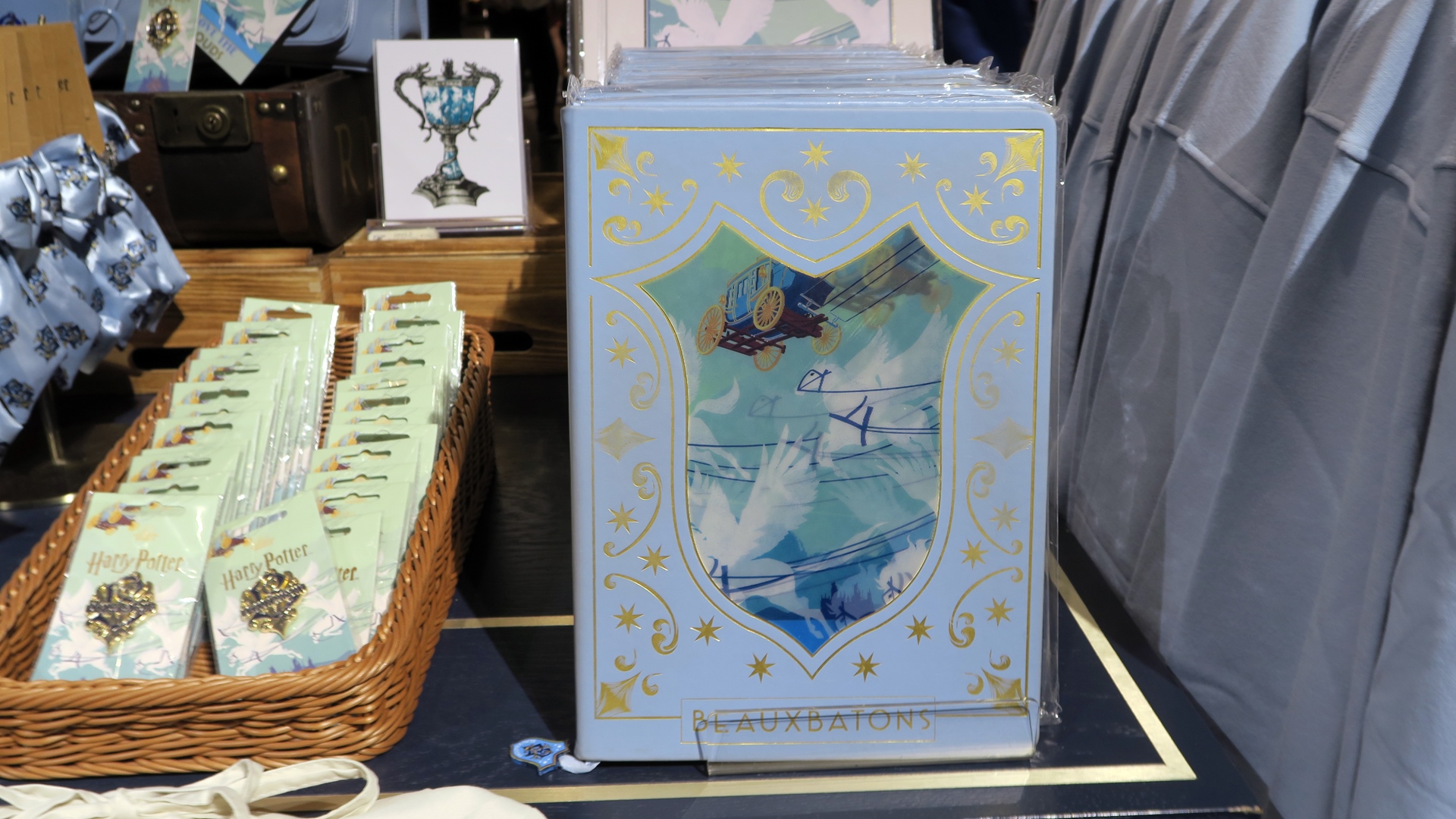 ショップでは新作グッズも多数登場しており、施設内はどこも賑わっていた