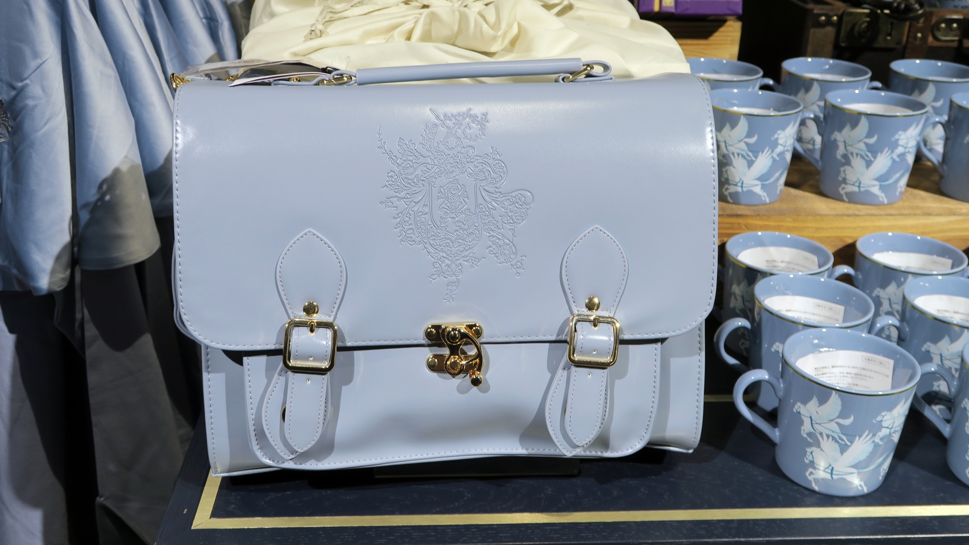 ショップでは新作グッズも多数登場しており、施設内はどこも賑わっていた