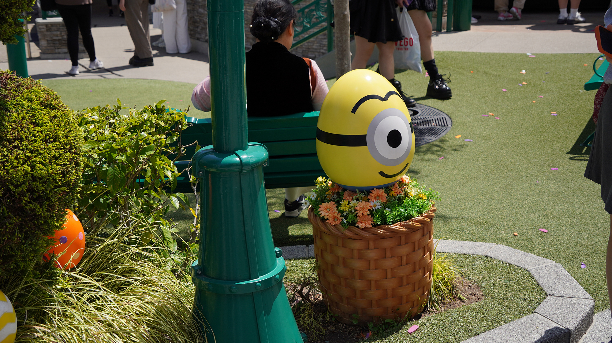 ミニオン・パーク内のイースター装飾