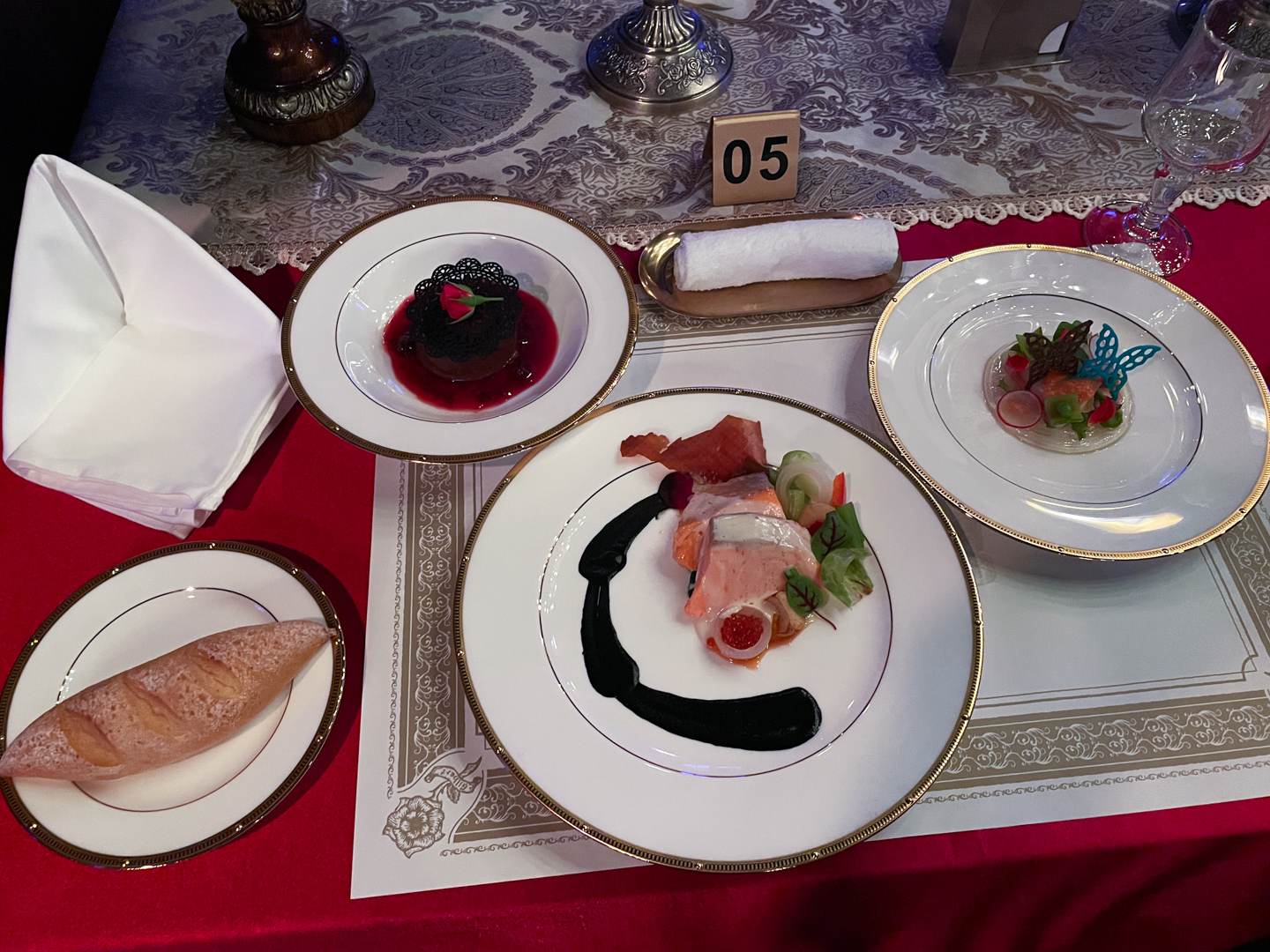 魚料理も選べるので、肉が苦手な人も安心だ