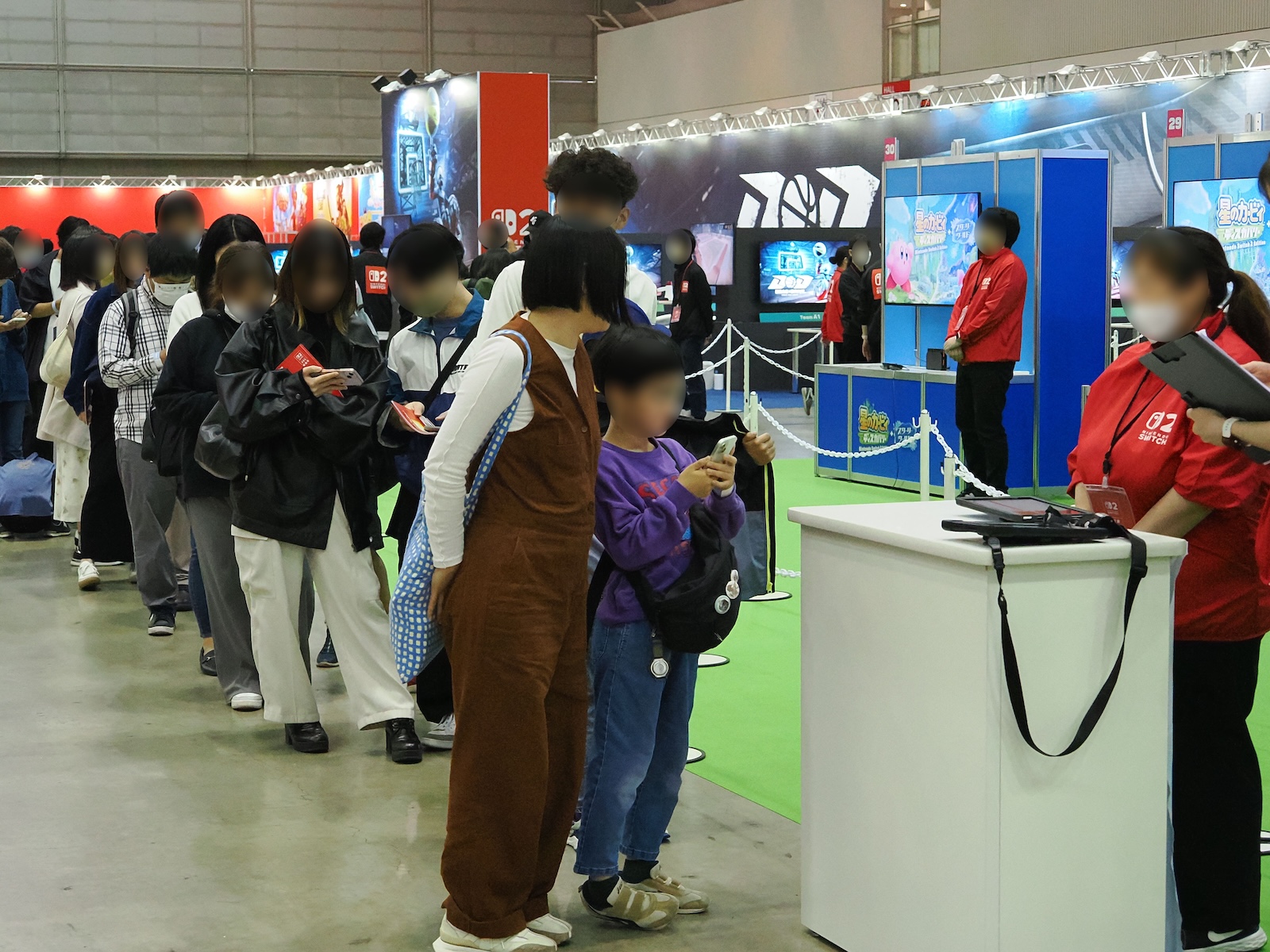 親子連れや友人同士で訪れる方が多かった