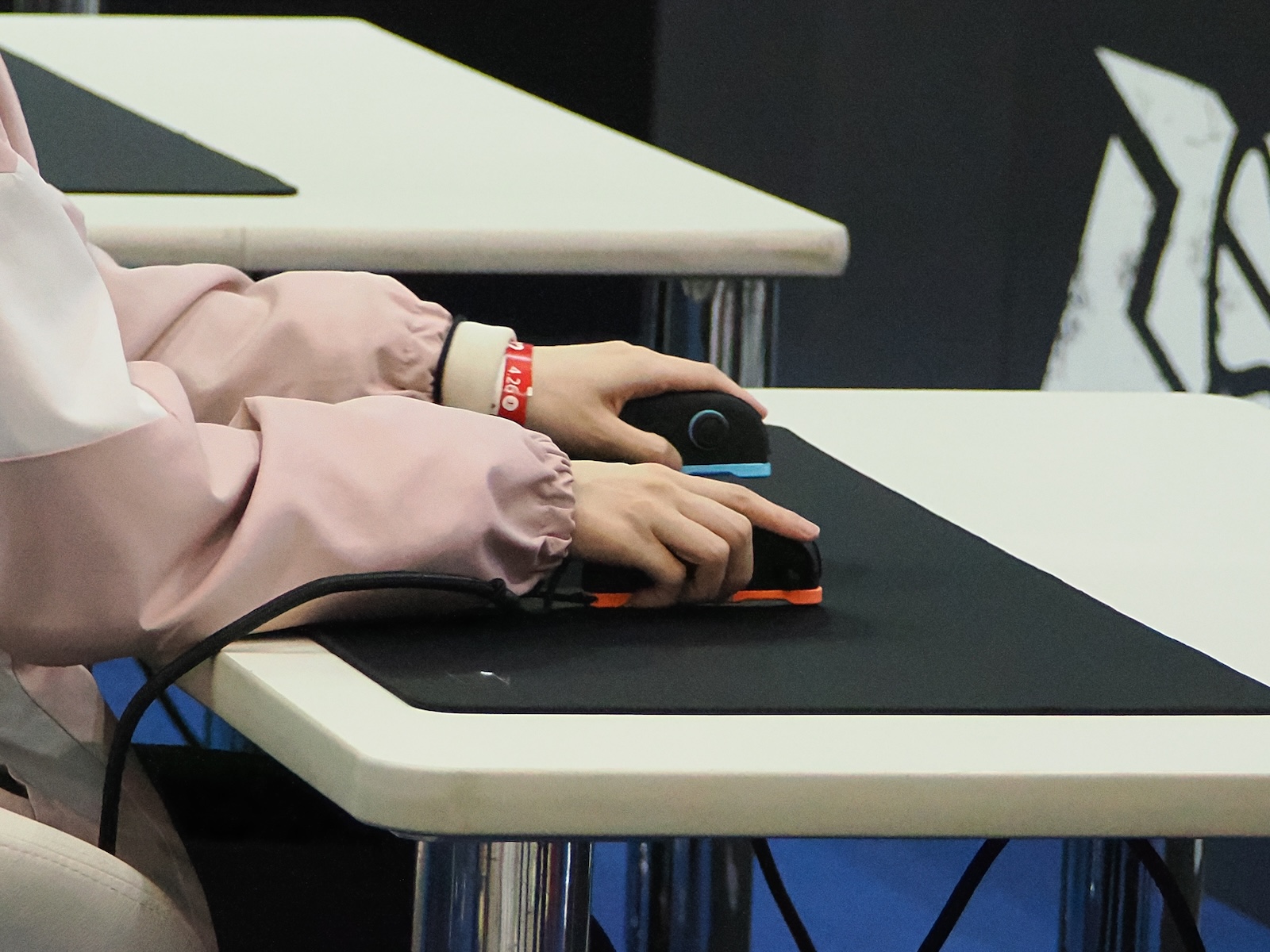 新しい操作方法に戸惑いながらも楽しんでいた